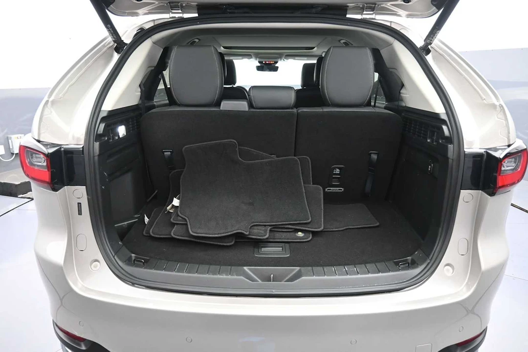 2024 Mazda CX-90 - Image 24 of 31
