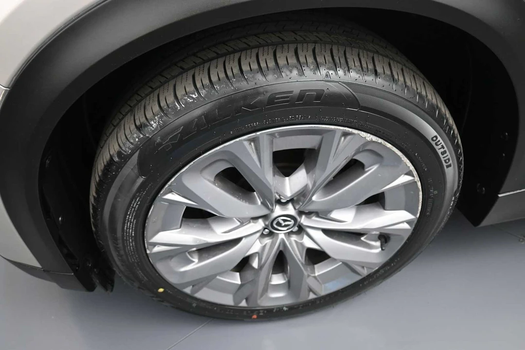 2024 Mazda CX-90 - Image 14 of 31
