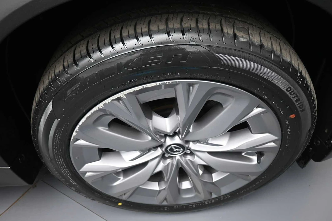 2024 Mazda CX-90 - Image 13 of 31