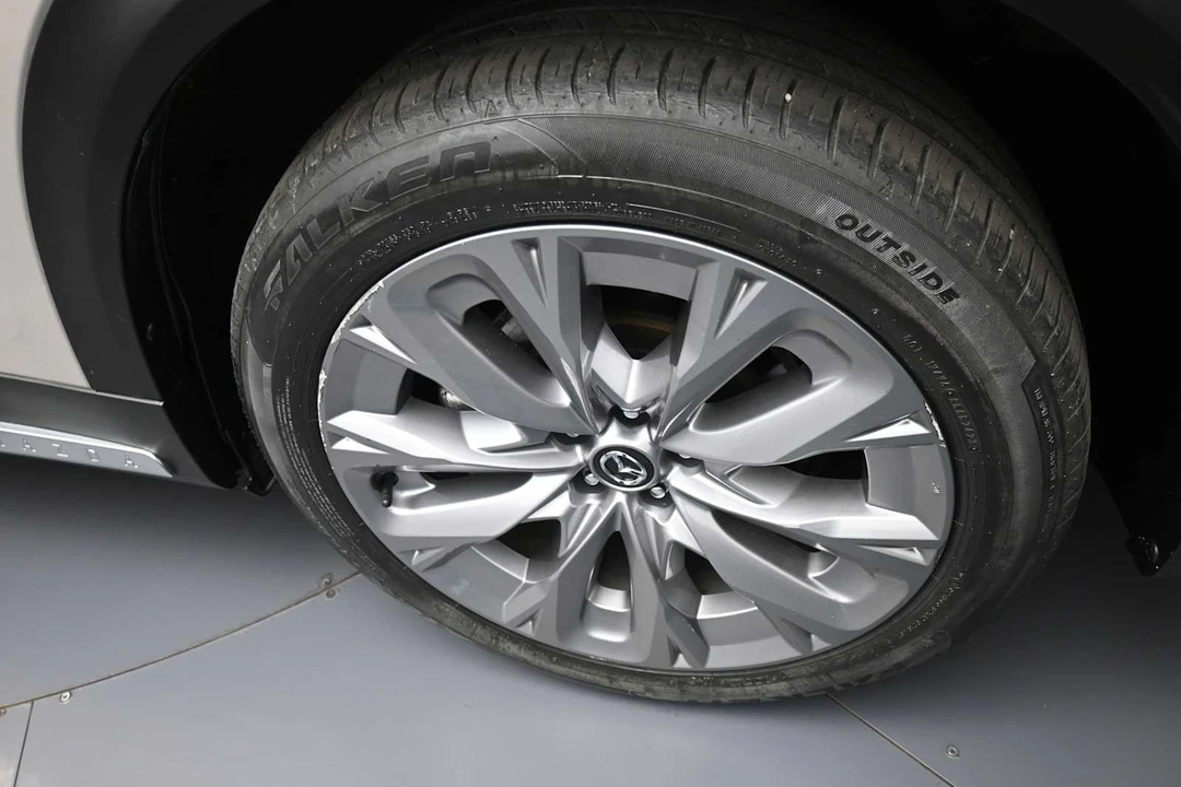 2024 Mazda CX-90 - Image 15 of 31