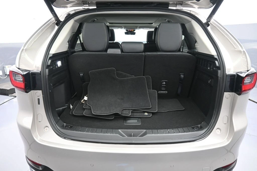2024 Mazda CX-90 - Image 24 of 31