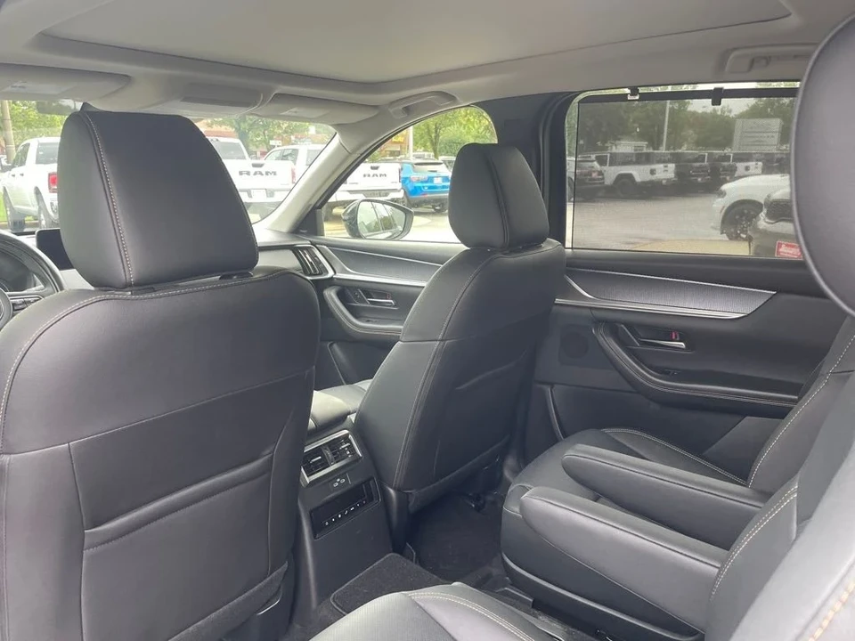 2024 Mazda CX-90 - Image 10 of 12