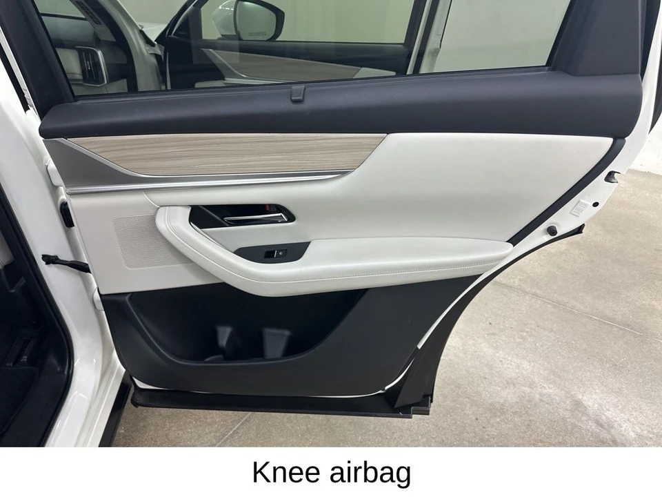 2024 Mazda CX-90 - Image 26 of 31
