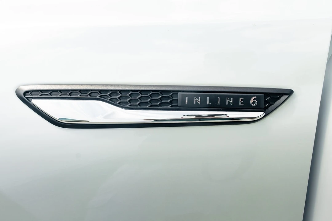 2024 Mazda CX-90 - Image 23 of 31