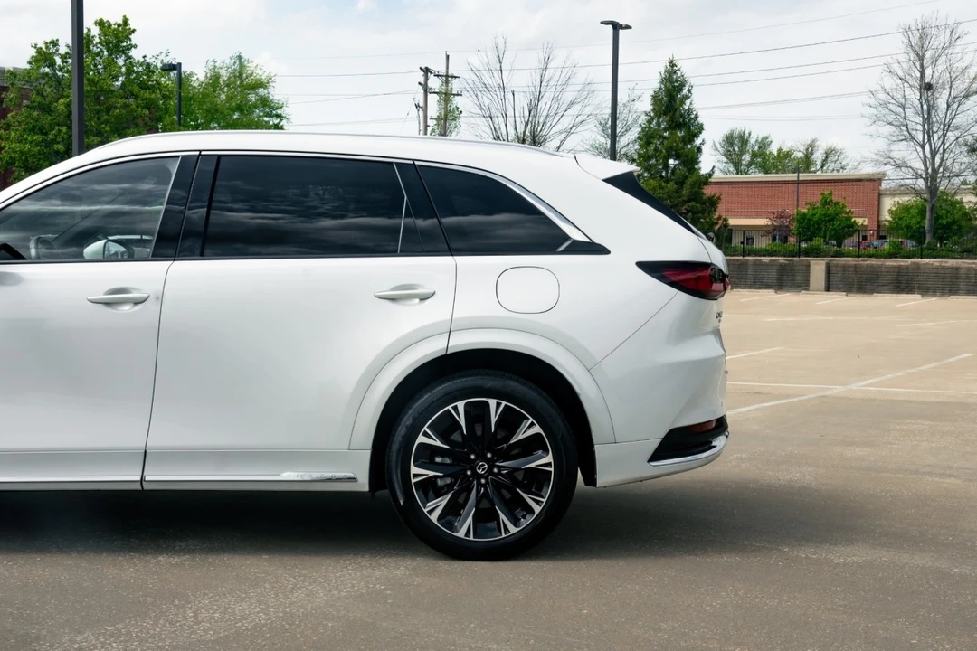 2024 Mazda CX-90 - Image 17 of 31