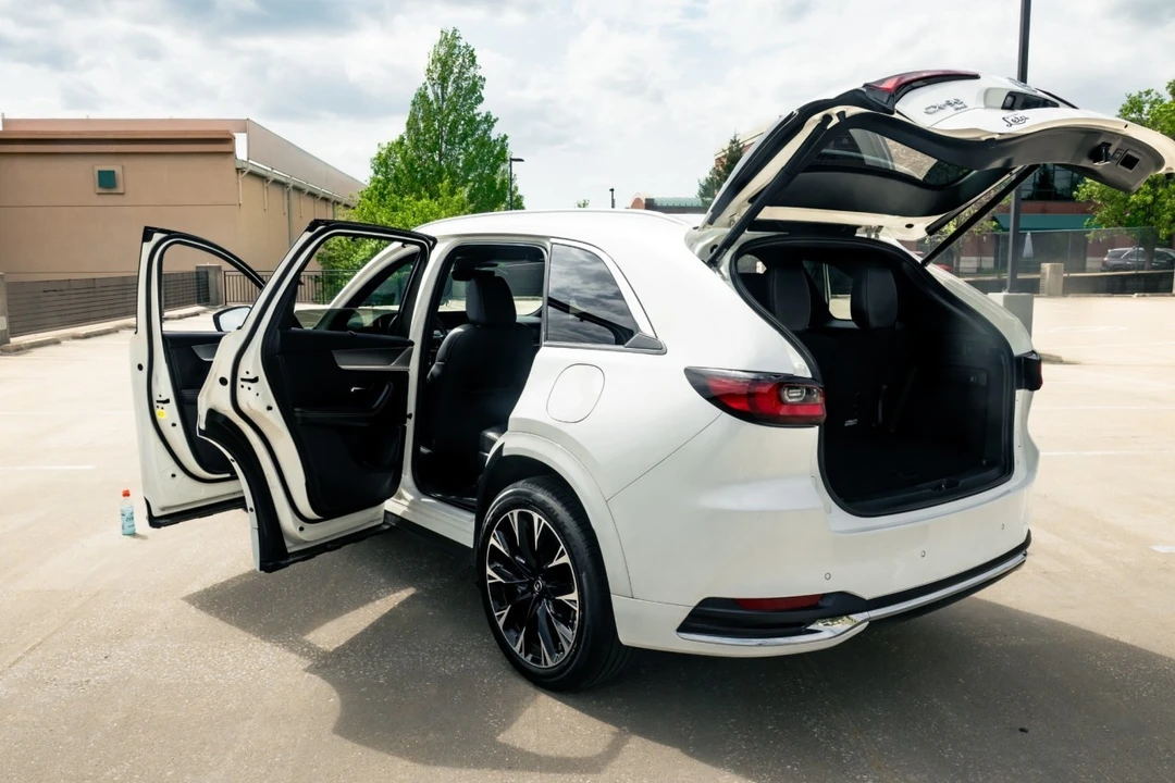 2024 Mazda CX-90 - Image 15 of 31