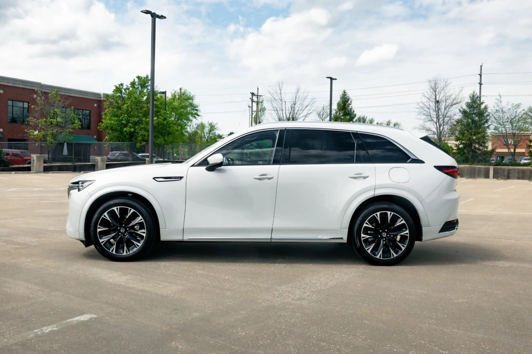 2024 Mazda CX-90 - Image 16 of 31