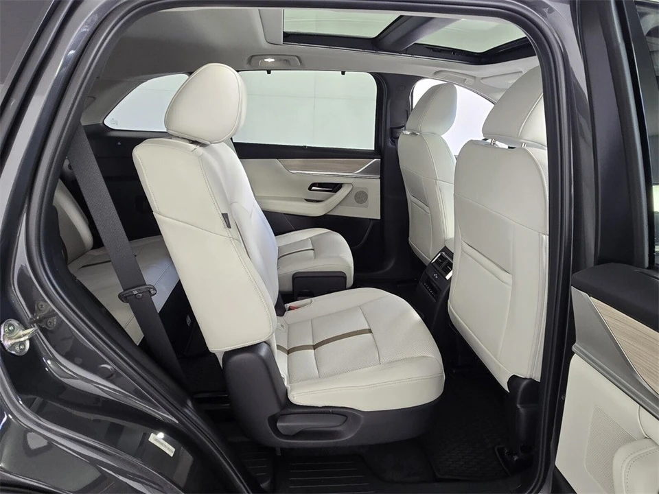 2024 Mazda CX-90 - Image 19 of 21