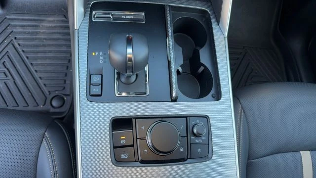 2024 Mazda CX-90 - Image 13 of 31