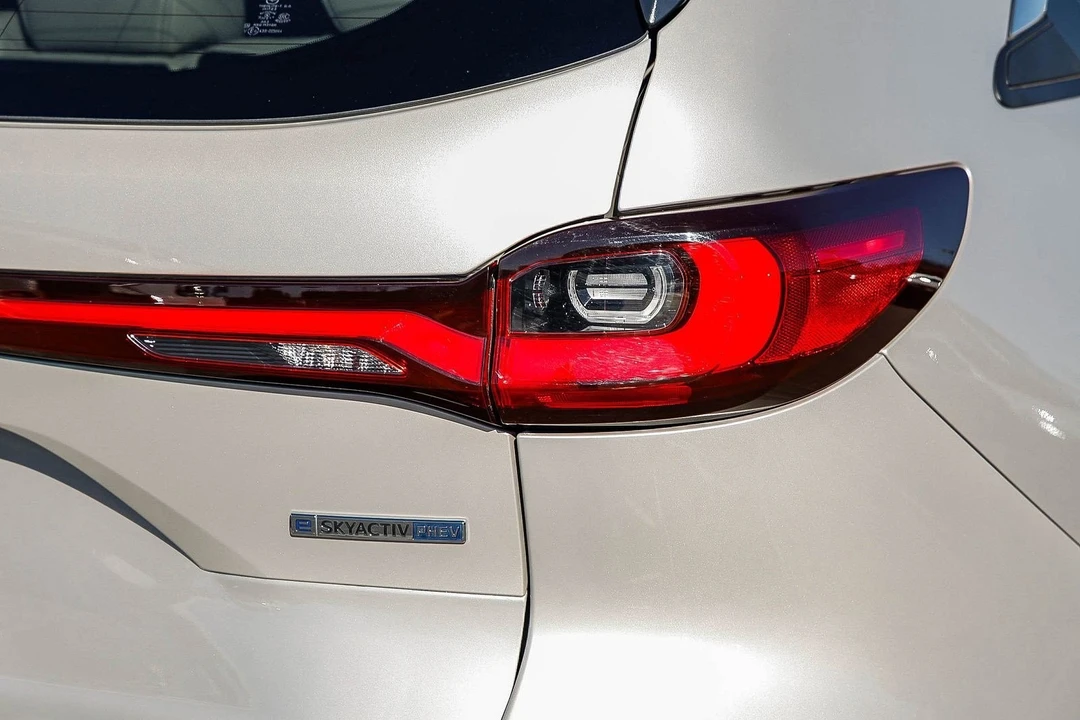 2024 Mazda CX-90 - Image 8 of 12