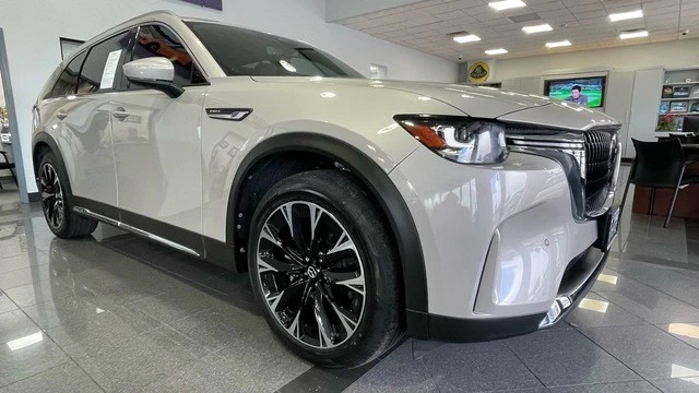 2024 Mazda CX-90 - Image 7 of 31