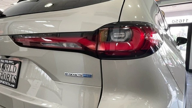2024 Mazda CX-90 - Image 17 of 31