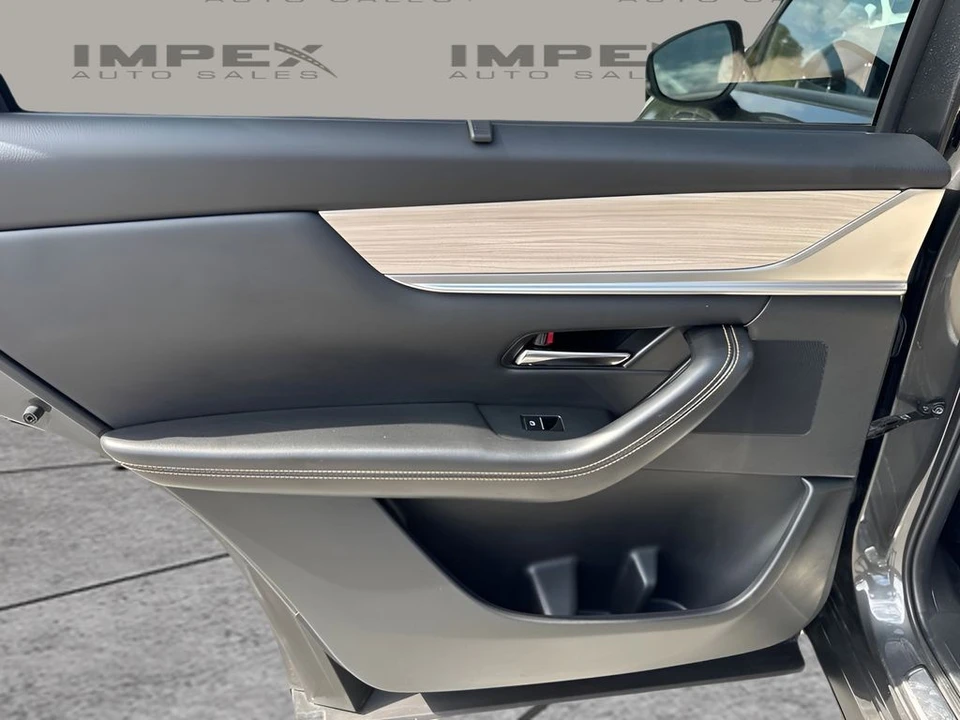 2024 Mazda CX-90 - Image 28 of 31