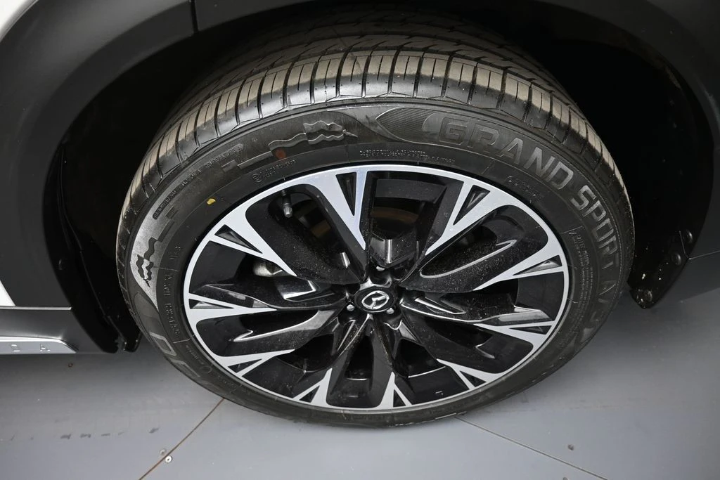 2024 Mazda CX-90 - Image 15 of 31