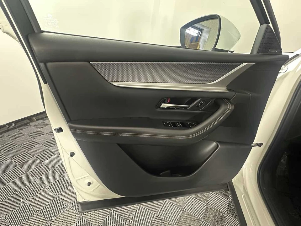 2024 Mazda CX-90 - Image 16 of 21