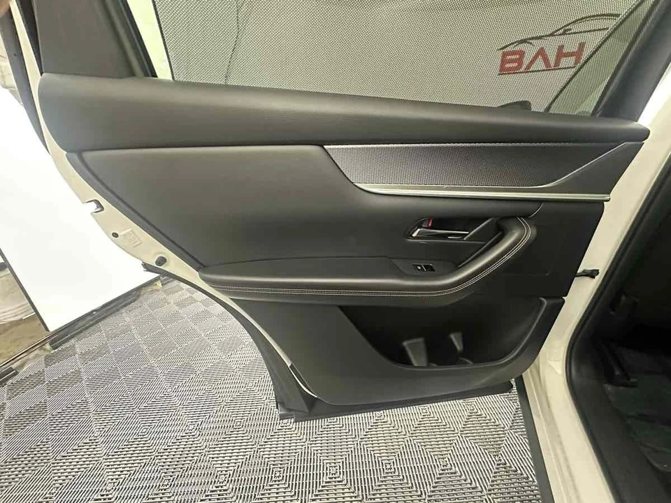2024 Mazda CX-90 - Image 18 of 21