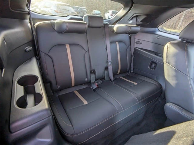 2024 Mazda CX-90 - Image 14 of 21
