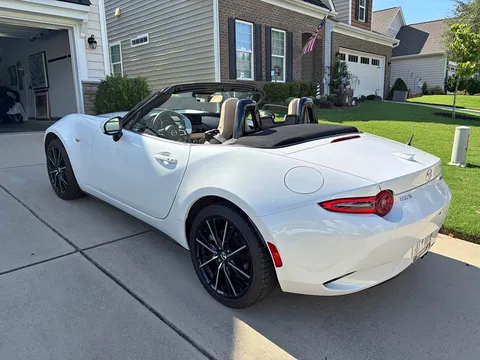 2024 Mazda MX-5 Miata RF Grand Touring Convertible 2D