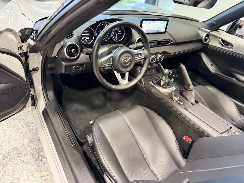 2024 Mazda ND MX-5 Miata - Image 18 of 31