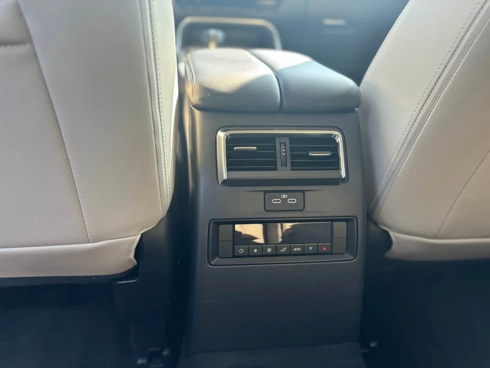 2024 Mazda CX-90 - Image 9 of 17
