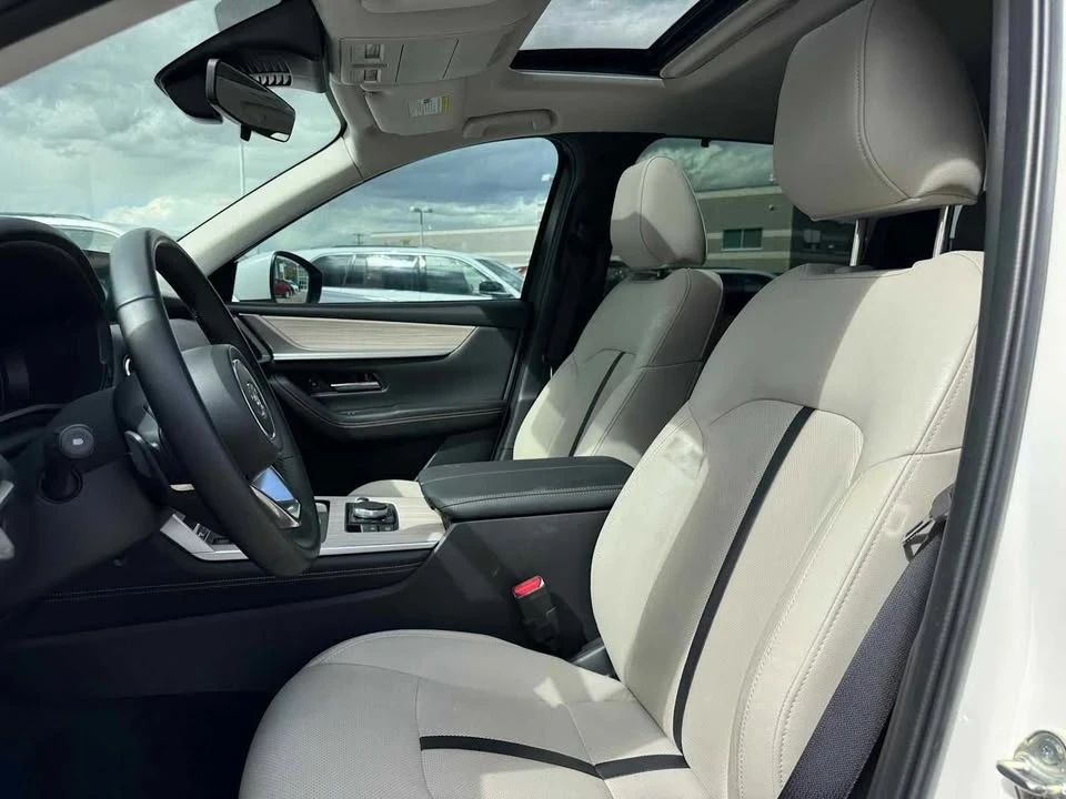 2024 Mazda CX-90 - Image 11 of 20