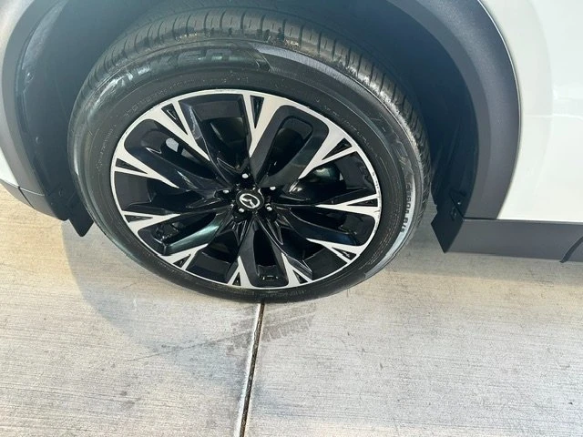 2024 Mazda CX-90 - Image 10 of 15