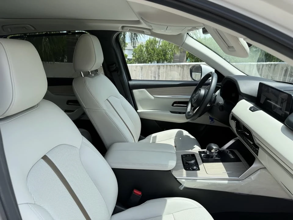 2024 Mazda CX-90 - Image 7 of 10