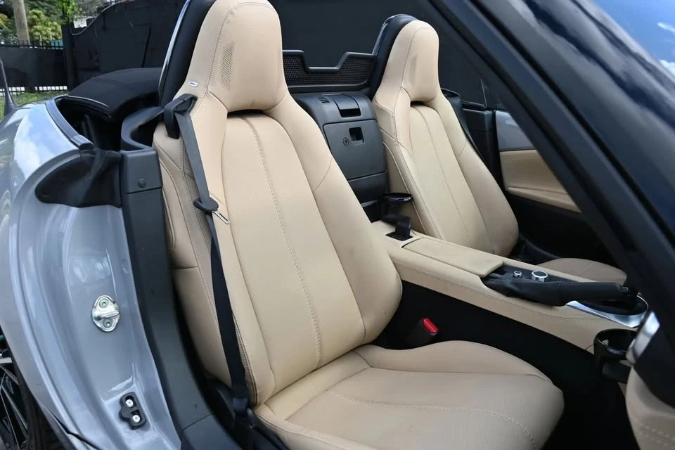2024 Mazda ND MX-5 Miata - Image 17 of 20