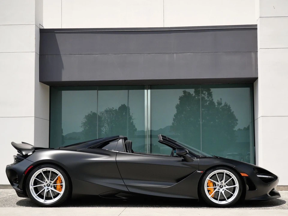 2024 McLaren 750S Spider - Image 3 of 29