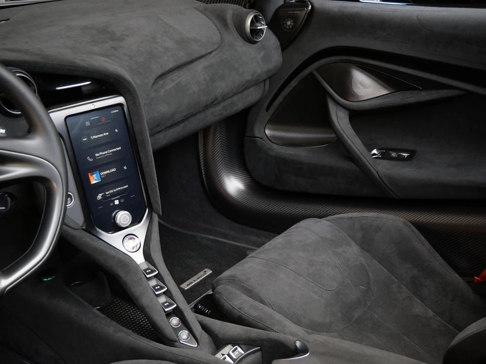 2024 McLaren 750S Spider - Image 23 of 29