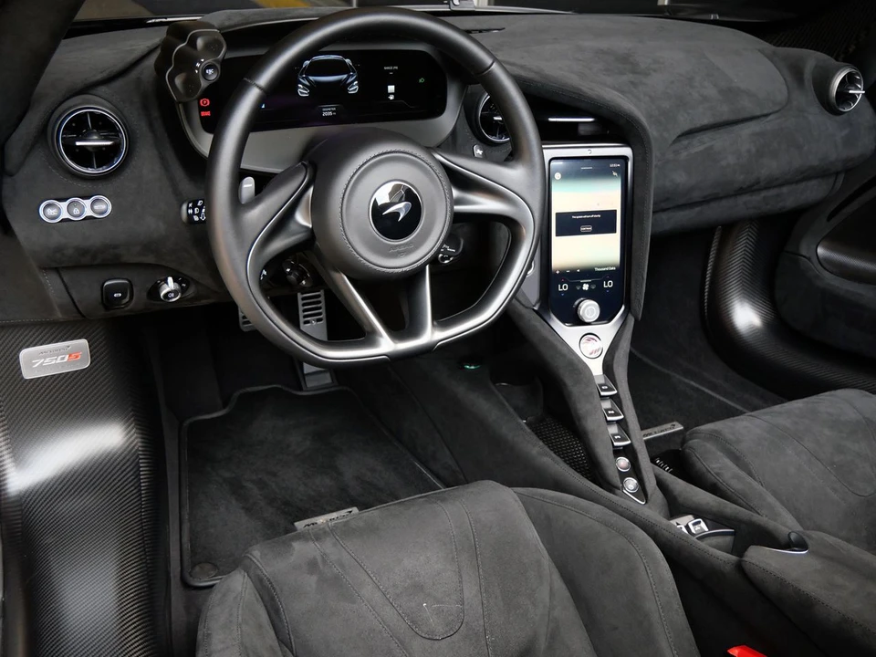 2024 McLaren 750S Spider - Image 8 of 29