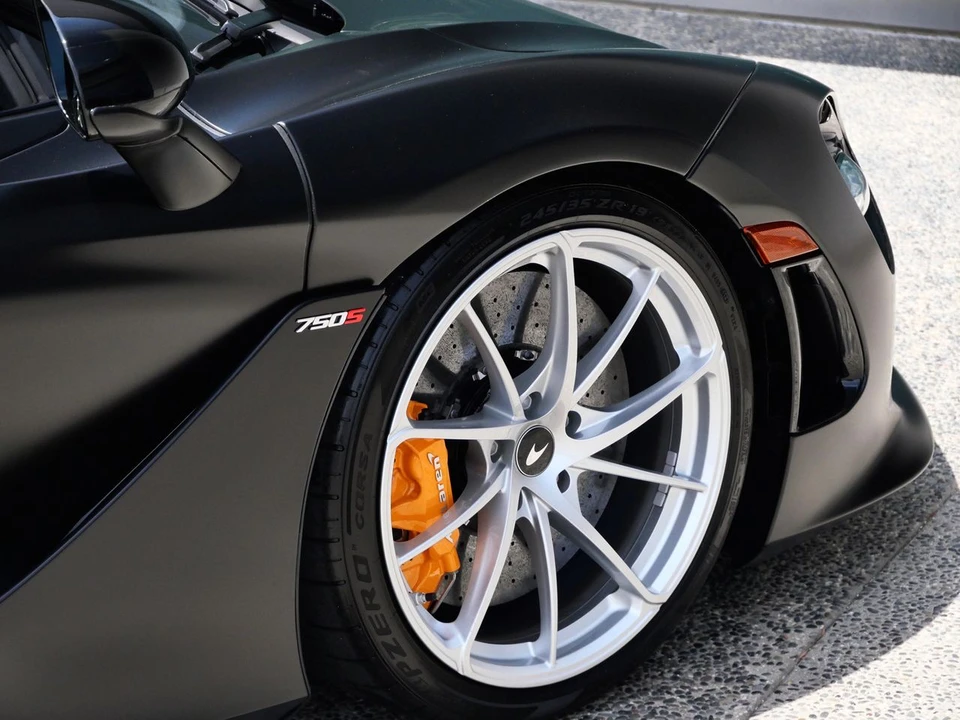 2024 McLaren 750S Spider - Image 15 of 29
