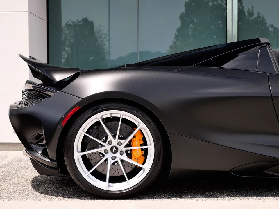 2024 McLaren 750S Spider - Image 16 of 29