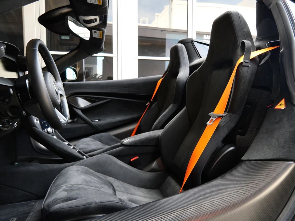 2024 McLaren 750S Spider - Image 25 of 29