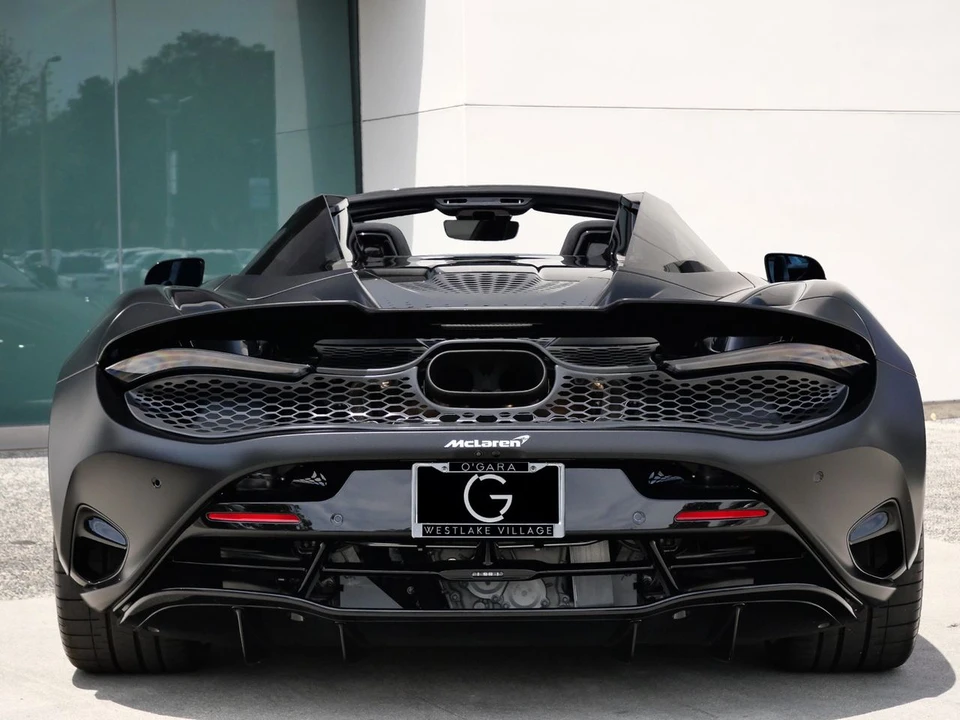 2024 McLaren 750S Spider - Image 5 of 29
