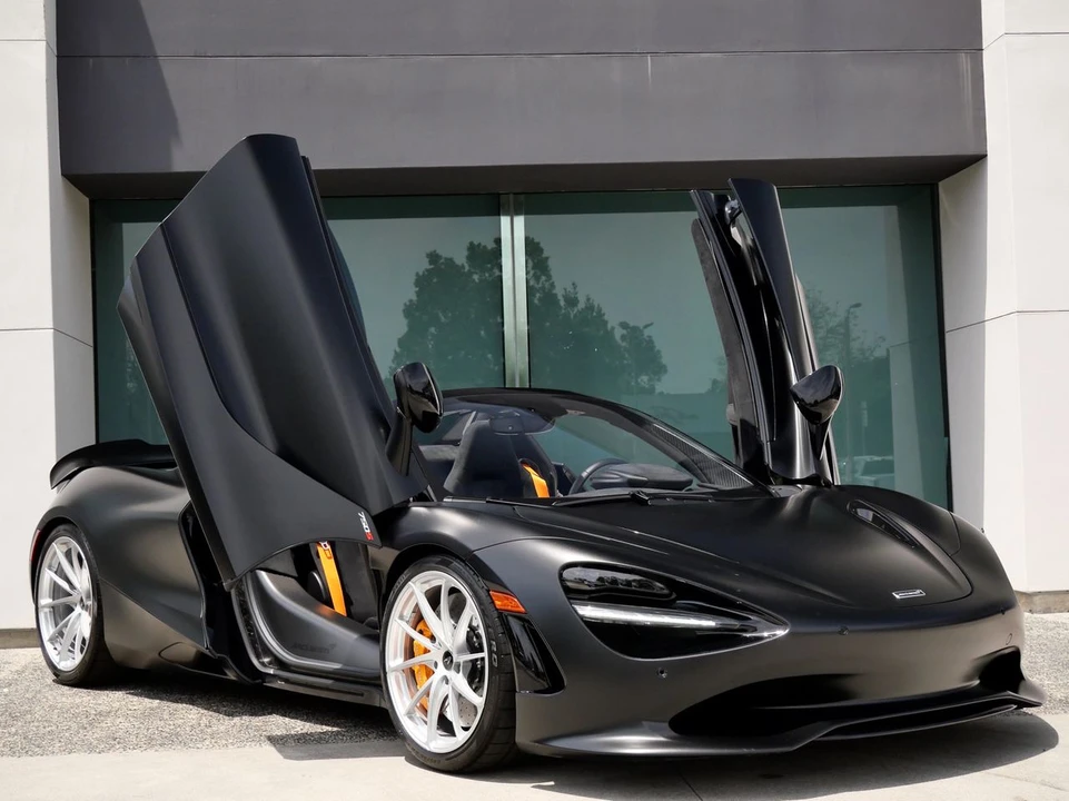 2024 McLaren 750S Spider - Image 17 of 29