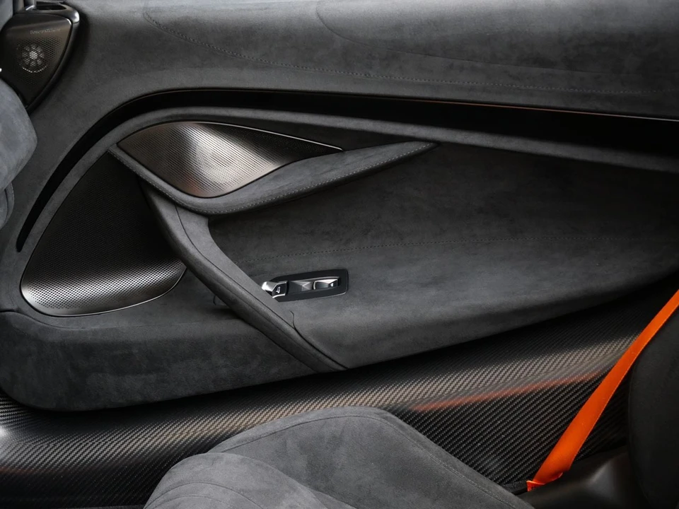 2024 McLaren 750S Spider - Image 24 of 29
