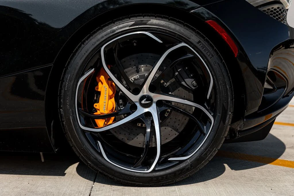 2024 McLaren 750S Coupe - Image 17 of 31