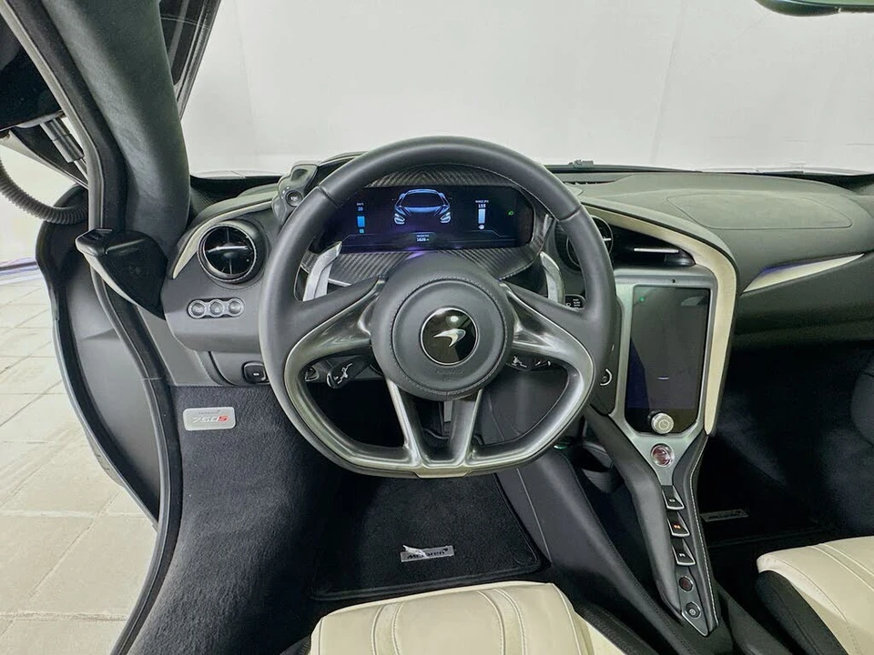 2024 McLaren 750S Coupe - Image 11 of 23