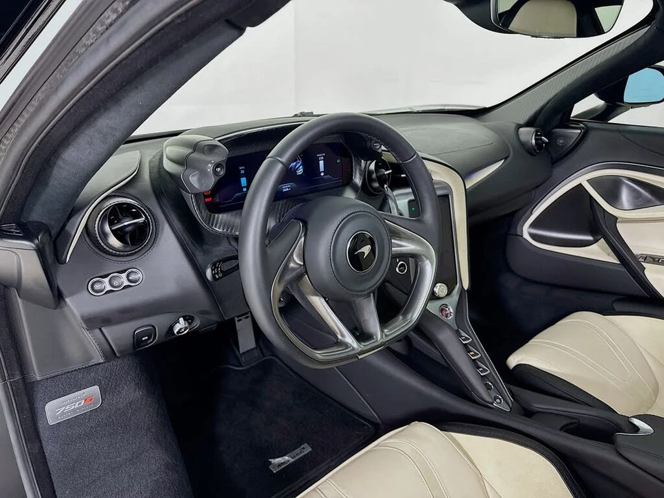 2024 McLaren 750S Coupe - Image 10 of 23
