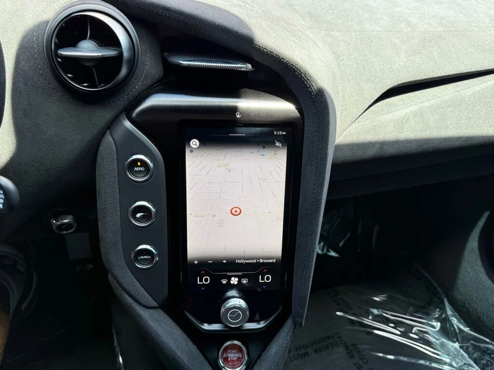 2024 McLaren 750S Coupe - Image 30 of 31