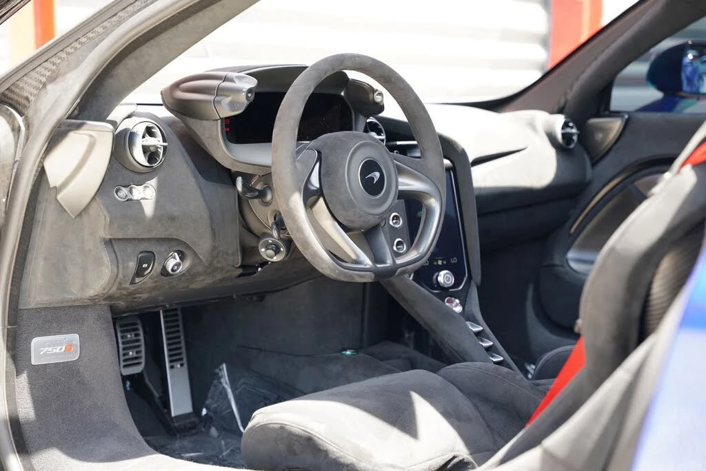 2024 McLaren 750S Coupe - Image 17 of 31
