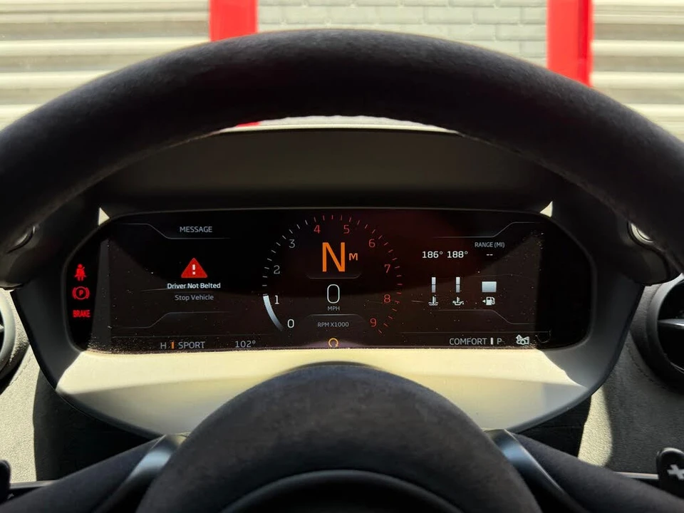 2024 McLaren 750S Coupe - Image 27 of 31