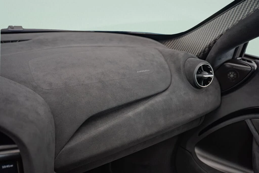 2024 McLaren 750S Coupe - Image 14 of 19