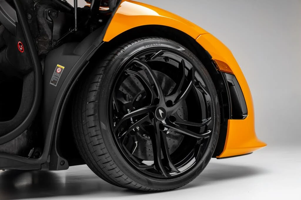 2024 McLaren 750S Coupe - Image 13 of 31