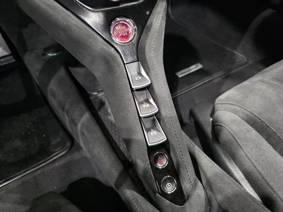 2024 McLaren 750S Coupe - Image 13 of 27