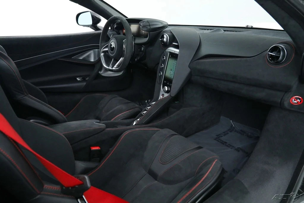2024 McLaren 750S Coupe - Image 18 of 21