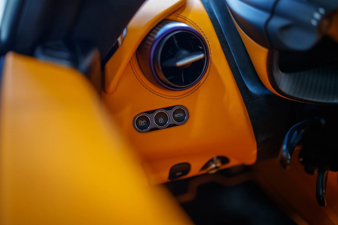 2024 McLaren 750S - Image 28 of 31