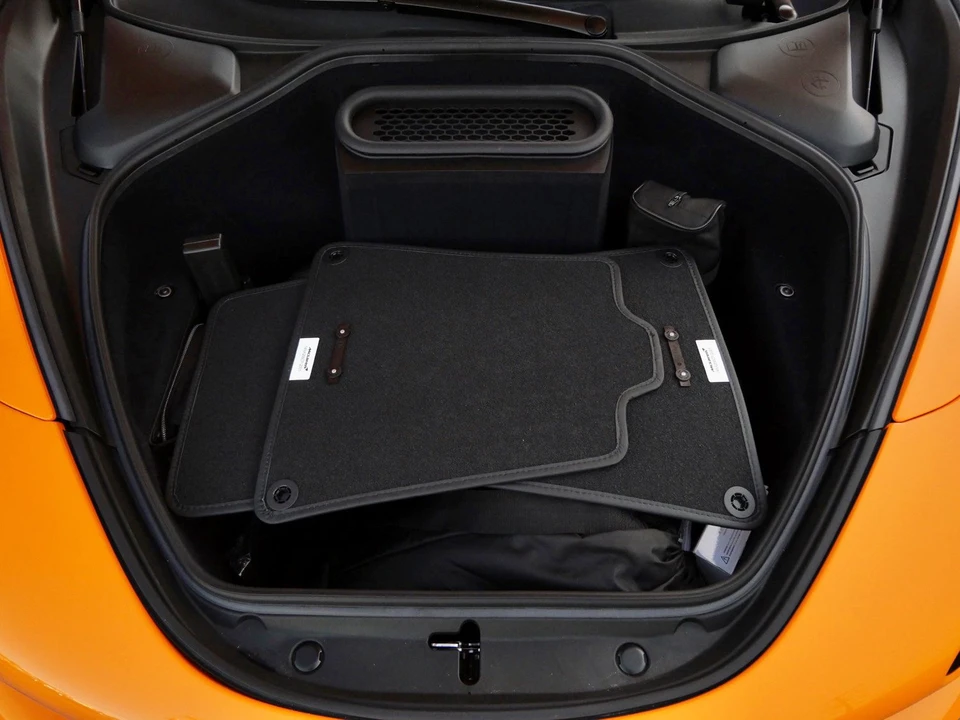 2024 McLaren 750S Spider - Image 19 of 26