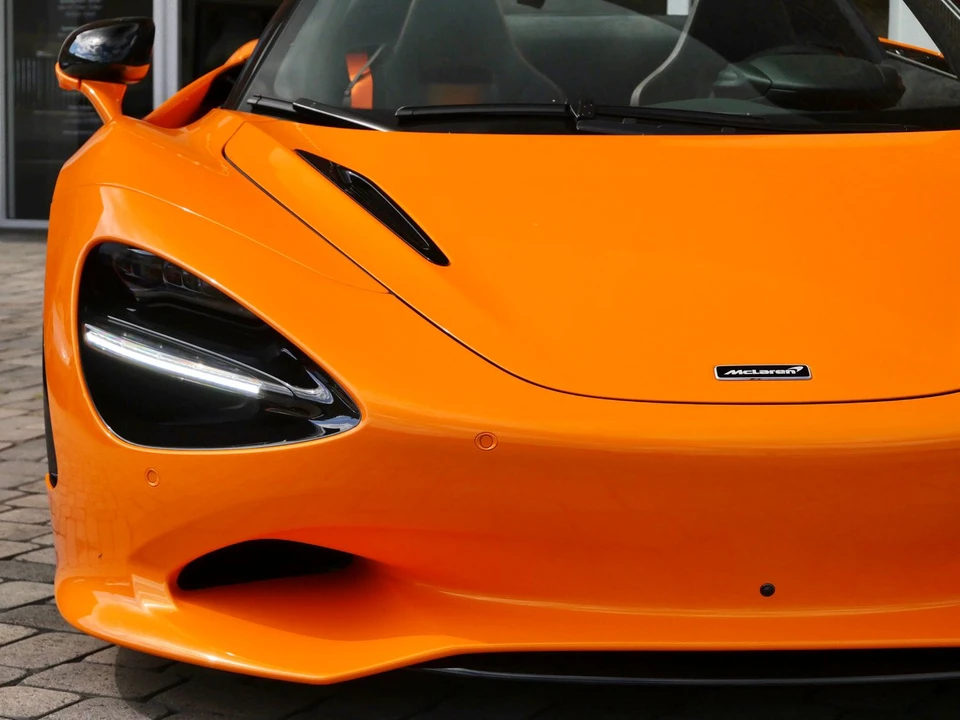 2024 McLaren 750S Spider - Image 6 of 26
